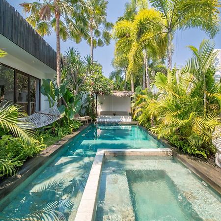 Villa Yogi Surf 2 Canggu Exterior photo
